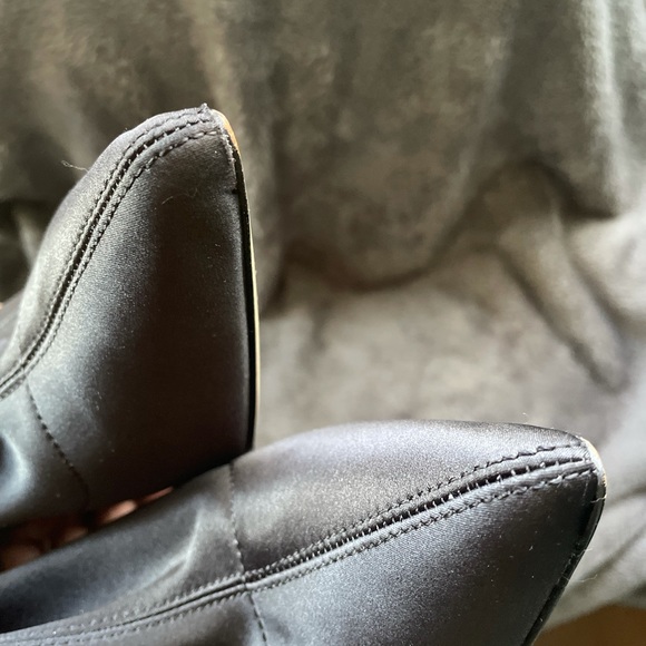 Aldo Stretchy Satin Look Pointy Toe Bootie size 9 - Picture 8 of 11